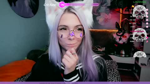 Snapshot of frida_fortune chatting on December 7, 3:58 am Frida A boost to fortune for the one who gives a thumbs up and a bonus lucky for those who support me by joining the fanclub online show from December 7, 3:58 am