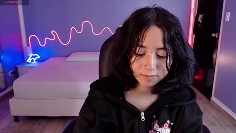 Snapshot of frida_lassi_ chatting on February 27, 1:17 pm frida_lassi_ online show from February 27, 1:17 pm