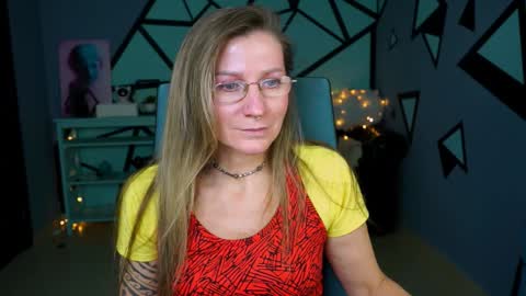 Frida Tander online show from December 17, 5:07 am