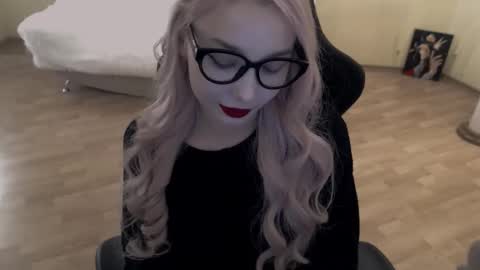 Snapshot of fromsun_forsoul chatting on September 29, 1:38 pm Lilith online show from September 29, 1:38 pm