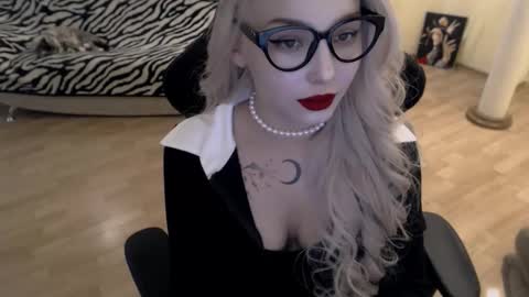 Snapshot of fromsun_forsoul chatting on September 12, 12:34 pm Lilith online show from September 12, 12:34 pm