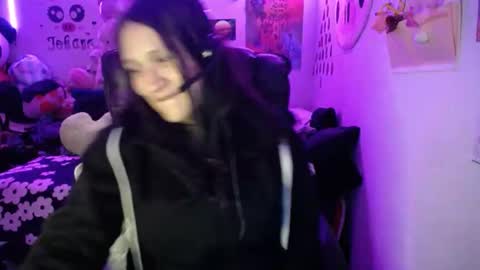 Linda Cataleya-  mackenzie girls online show from March 8, 4:52 am