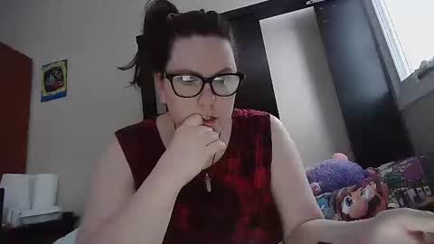 fuzzypeaches87 online show from December 21, 8:13 pm