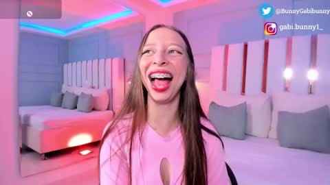 Gabi  online show from February 5, 5:38 pm