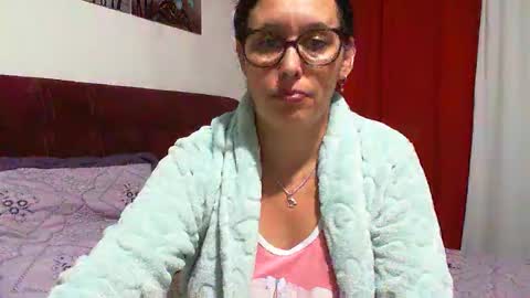 Snapshot of gabibrasil chatting on October 22, 10:48 pm gaby layla online show from October 22, 10:48 pm