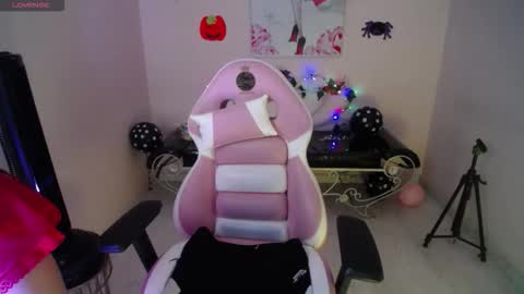 ..          .. online show from November 4, 5:40 pm