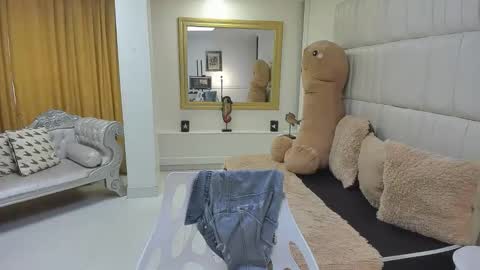 gabriela online show from December 13, 7:53 pm