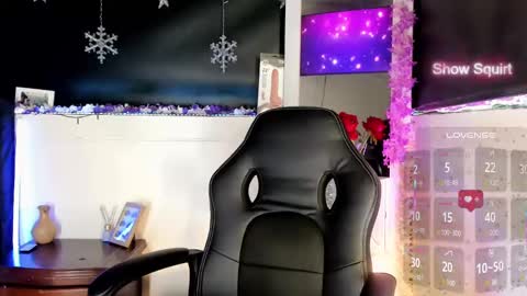 georgina_moschino online show from February 3, 10:32 pm