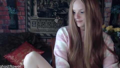 Snapshot of ghostflower chatting on October 25, 6:59 pm ghostflower online show from October 25, 6:59 pm