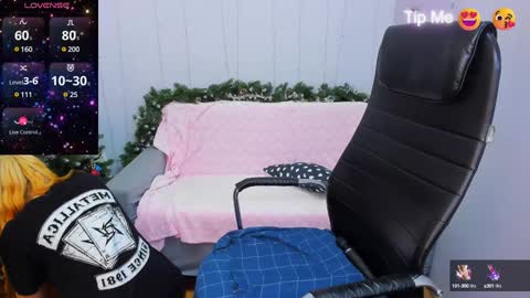 Snapshot of ghostly_temptation chatting on December 15, 10:04 pm Sweety online show from December 15, 10:04 pm