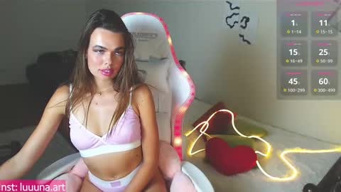 gia_vibey online show from September 16, 5:10 pm