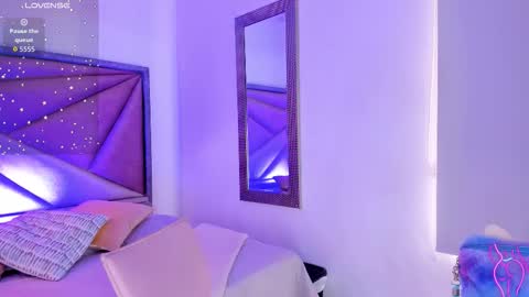 Gia  online show from January 5, 6:11 pm