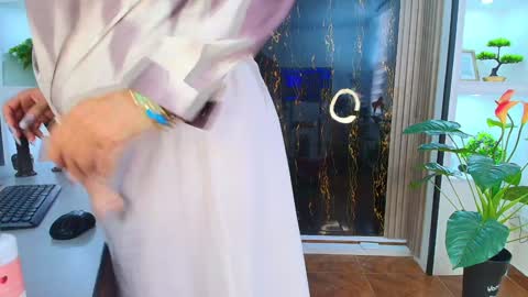   online show from December 16, 1:22 pm