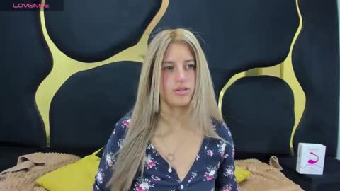 GiaRoussel online show from March 2, 5:30 pm