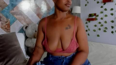Snapshot of gigi_mane chatting on October 18, 11:50 pm gigi_mane online show from October 18, 11:50 pm
