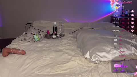 gigi online show from December 4, 8:07 pm