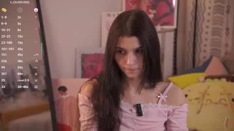 Mia online show from February 2, 8:24 am