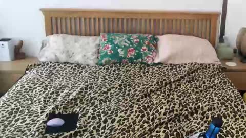 Suki online show from September 10, 4:56 am