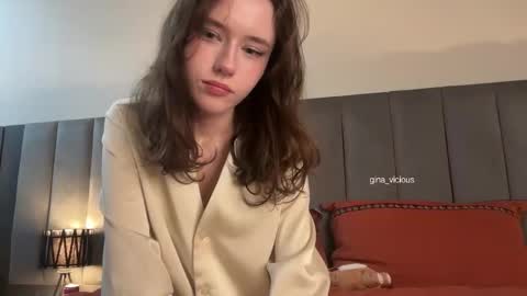 Gina online show from November 17, 12:17 pm