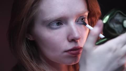        im expecting 350 thumbs up on my altar   online show from November 9, 10:05 pm