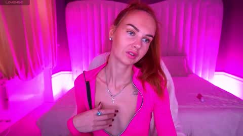 GinegerGazee online show from November 11, 7:38 am