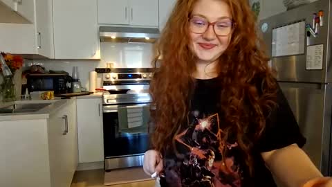 gingerprincess555 online show from September 22, 11:47 pm