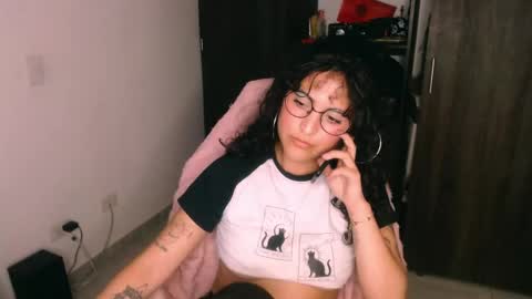 giny_bean online show from May 15, 10:56 pm
