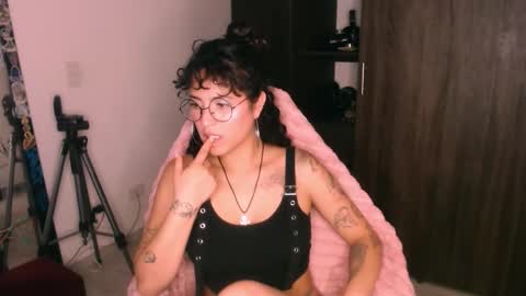 giny_bean online show from March 5, 10:11 am