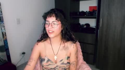 giny_bean online show from February 25, 11:42 am