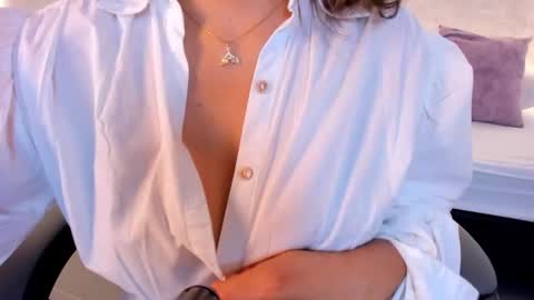Snapshot of gipsela_gomez chatting on September 15, 7:43 pm G I S E P L A online show from September 15, 7:43 pm