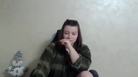 Snapshot of girl_leya chatting on December 28, 11:37 pm girl_leya online show from December 28, 11:37 pm