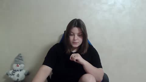 Snapshot of girl_leya chatting on December 27, 11:10 pm girl_leya online show from December 27, 11:10 pm