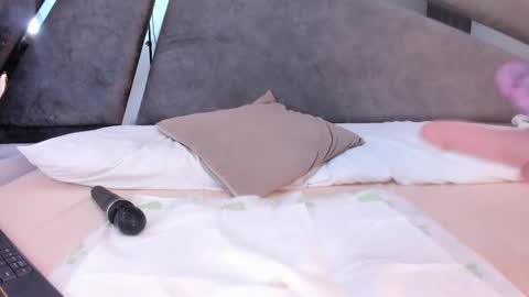 Giselle  online show from October 29, 8:44 pm