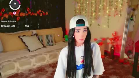 Sophie online show from November 16, 6:04 am