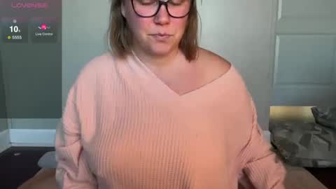 Snapshot of glitterkitty_108 chatting on January 8, 2:56 pm GlitterKitty 108 online show from January 8, 2:56 pm