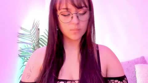 Mimi online show from November 12, 10:19 pm