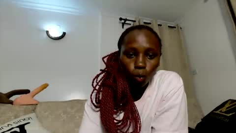 glossybae online show from November 18, 7:15 pm