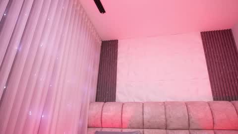 goddess_eli77 online show from April 11, 6:30 am