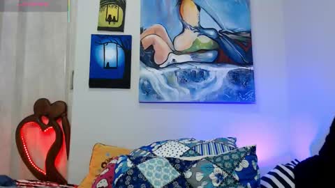  Naih Reyes online show from December 19, 4:48 am