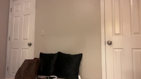 Crazzyboutrain online show from October 8, 7:02 am