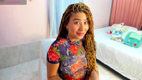 Snapshot of gold_curlscb chatting on September 25, 6:39 pm Mary online show from September 25, 6:39 pm