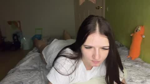 good_girl_24 online show from August 7, 7:10 pm