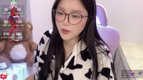 gorgeous girl33 online show from March 1, 1:38 am