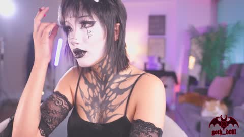 sophie  Special celebration a the beach 300k followers 3011 and 0112   online show from October 24, 8:38 pm