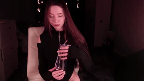 Snapshot of grace_crystal chatting on January 19, 12:17 am Grace online show from January 19, 12:17 am