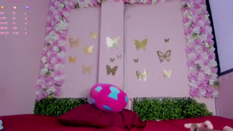 Mi Name is violeta  online show from April 8, 1:13 pm