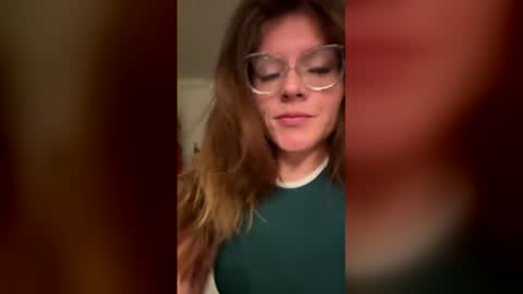 greeneyes0307 online show from December 5, 7:19 am