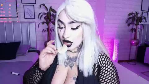   online show from September 9, 7:13 pm