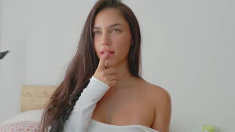 Snapshot of grettabenett_ chatting on September 23, 9:02 pm Gretta online show from September 23, 9:02 pm