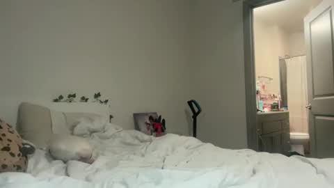 grrlgod online show from March 7, 3:24 am